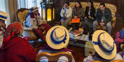 Viceministra Cotí Lux sostiene reunión con portadores de la cultura de Huehuetenango