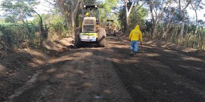 Avanzan trabajos en la ruta RD-REU-03-02 en beneficio de población retalteca