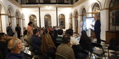 Conferencia de Enrique Bocanegra: una mirada histórica de la piratería en la región. 