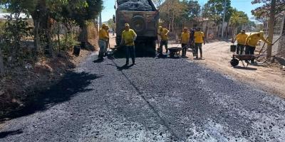 Bacheo en Agua Blanca mejora el tránsito y facilita la vida de los jutiapanecos