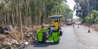 Labores de bacheo mejoran la ruta en Suchitepéquez