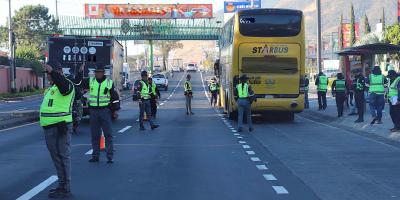 PROVIAL, DGT y Tránsito PNC realizan operativo interinstitucional en CA-09 Sur para fortalecer el control al transporte extraurbano