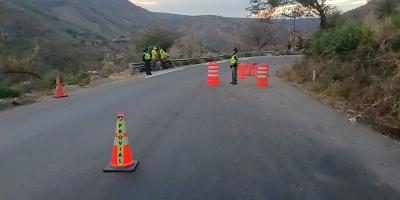 Apoyo de PROVIAL durante trabajos nocturnos en RN-19 permitió cierre seguro entre Sansare y Jalapa