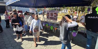 Adultos mayores acceden a programas de seguridad alimentaria en Feria CONAPROV 2026