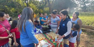 Capacitan a familias en el aprovechamiento de frutas locales