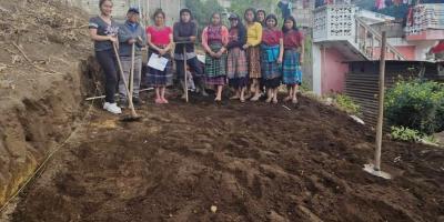 Establecen parcelas demostrativas y macrotúnel en Quetzaltenango