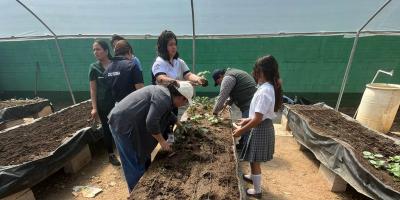 Impulsan el aprendizaje agrícola con huerto pedagógico