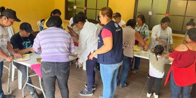 Impulsan la inclusión productiva con taller de conservas en Baja Verapaz