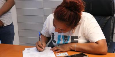 137 familias reciben certificados de subsidio habitacional en distintos municipios