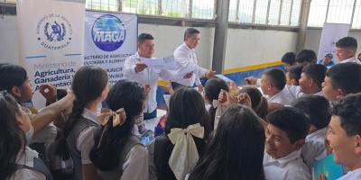 Acercan servicios institucionales a familias rurales de Olopa