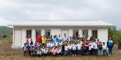 Espacios dignos para la niñez: UCEE entrega módulo educativo en El Estor, Izabal