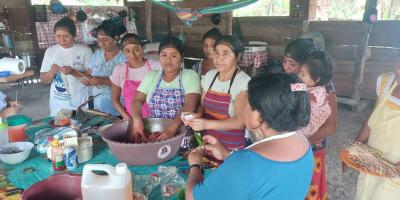 Mujeres de Cruce Dos Aguadas emprenden desde su comunidad