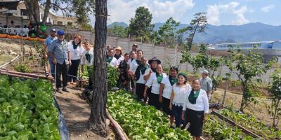 Un año sembrando futuro: mujeres transforman huerto en motor del desarrollo local