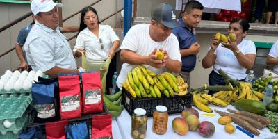 Actividad comercial interinstitucional impulsa a productores de San Marcos