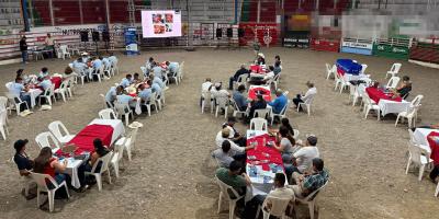 Capacitan a productores y estudiantes para prevenir y controlar el Gusano Barrenador en Chiquimula