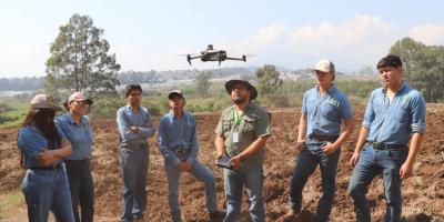 Estudiantes de Perito Forestal integran tecnología de drones en la restauración de paisajes
