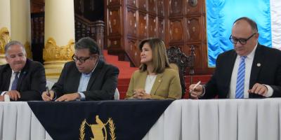 Autoridades de Guatemala y funcionarios de la ONU participaron en la firma del MPP.