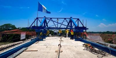 Avanza el puente que conectará mejor a más de 42 mil vecinos en Ocós