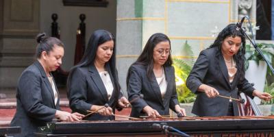 Marimba femenina