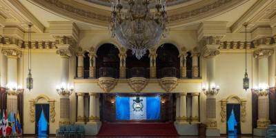 Salón Banderas