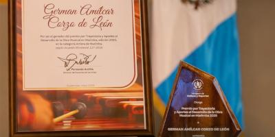 Entrega del Premio por Trayectoria y Aportes al Desarrollo de la Obra Musical en Marimba edición 2025