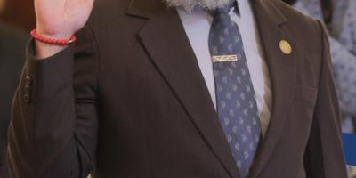 El ministro Luis Méndez Salinas fue juramentado por el presidente de la República, Bernardo Arévalo
