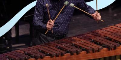 El Teatro de Cámara “Hugo Carrillo” vibró con “El Arte de las Baquetas”