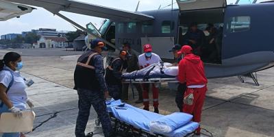 Fuerza Aérea Guatemalteca realiza traslado aeromédico desde Petén hacia la Ciudad de Guatemala
