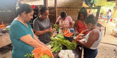 Mujeres de CADER aprenden transformación de alimentos