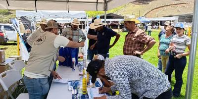 Productores se capacitan para prevenir y controlar el Gusano Barrenador