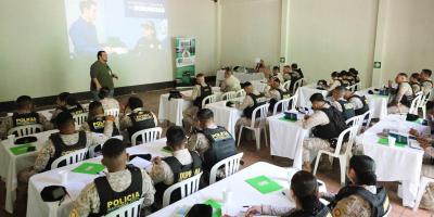 Agentes de DIPRONA capacitados en legislación y bienestar animal