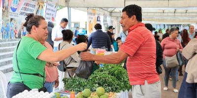 Frescura del campo llega a la capital: Feria del Agricultor en Campo de Marte
