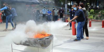SBS fortalece la respuesta ante emergencias con capacitación en manejo de extintores
