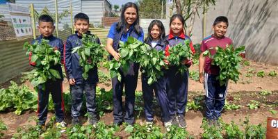 Producción de hortalizas transforma educación nutricional en plantel de Chimaltenango