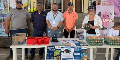 Promueven la prevención del Gusano Barrenador en feria agropecuaria de Zacapa