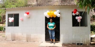Familias de Usumatlán reciben viviendas dignas