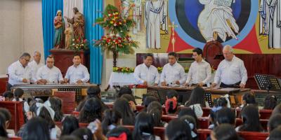 Estudiantes descubren el valor de la marimba en concierto didáctico
