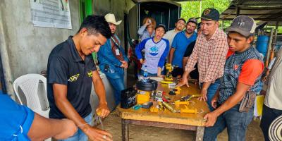 Ganaderos aprenden instalación y manejo de cercas eléctricas