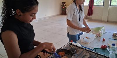 Capacitan a familias en el aprovechamiento de alimentos para mejorar la nutrición