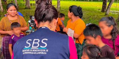 Cuando una emergencia cambia la rutina de una familia, la SBS acompaña a la niñez en Alta Verapaz