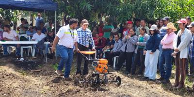 Productores de Guastatoya capacitados en el uso de implementos agrícolas