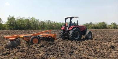 Jornada de mecanización agrícola fortalece producción de granos básicos