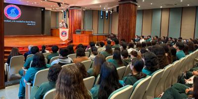 Estudiantes de Medicina Veterinaria aprenden cómo atender de casos de gusano barrenador