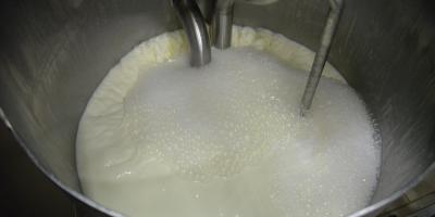 Nuevas disposiciones sanitarias fortalecen vigilancia de leche cruda 