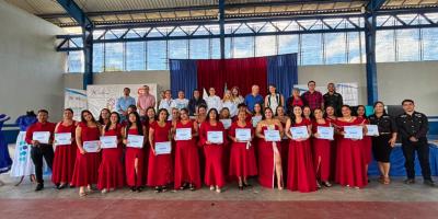 50 jóvenes de Agua Blanca, Jutiapa finalizaron los cursos de formación técnica a través del Programa Nacional de Escuelas Taller.