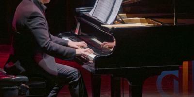 «Rapsodia en Azul, de Nueva York a Varsovia» a cargo del maestro Hugo Arenas