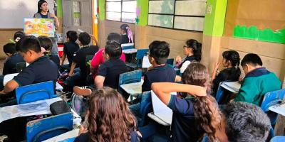 Estudiantes de San Miguel Petapa aprenden la tenencia responsable de animales