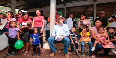 Presidente Bernardo Arévalo verifica avances de Mano a Mano en Chiquimula