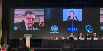 El titular de SEGEPLAN, Carlos Mendoza, durante su intervención en la Conferencia sobre Población y Desarrollo.
