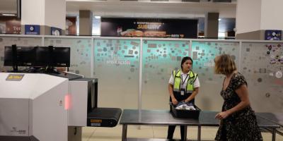 Presentan nuevo procedimiento de inspección para pasajeros en el Aeropuerto La Aurora